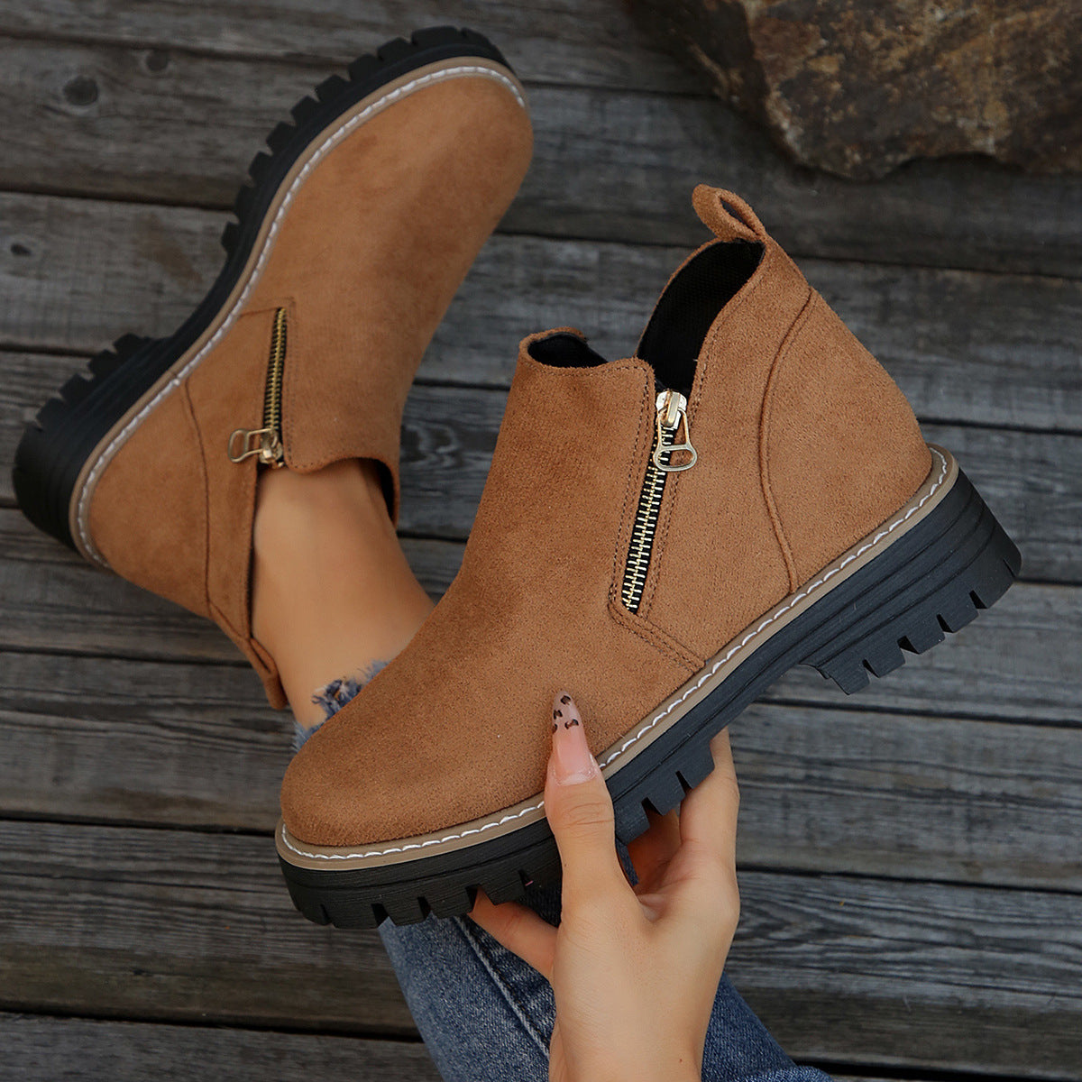 Bottines à fermeture zippée et semelle crantée élégante